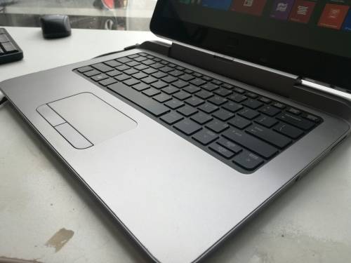 HP PRO X2 612**i5-4202Y**HD**TOUCHSCREEN**4GB**128GB SSD**